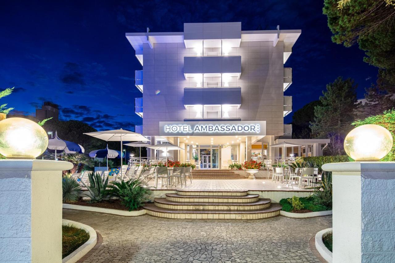 Hotel Ambassador Meuble Ліньяно-Сабб'ядоро Екстер'єр фото