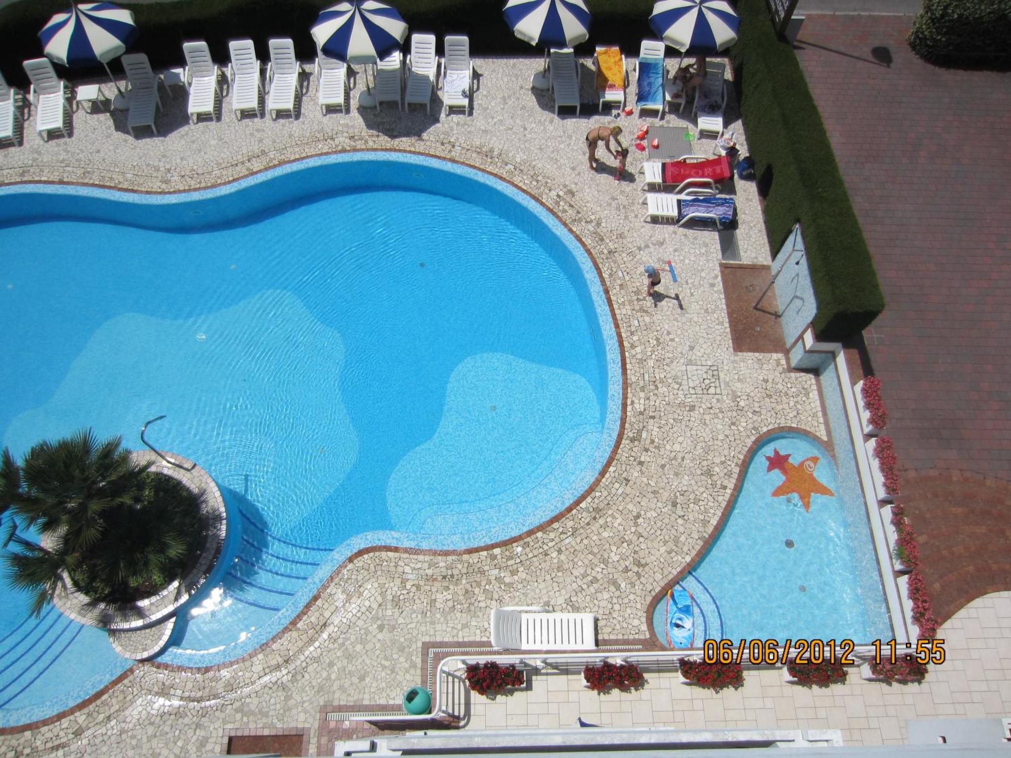 Hotel Ambassador Meuble Ліньяно-Сабб'ядоро Екстер'єр фото